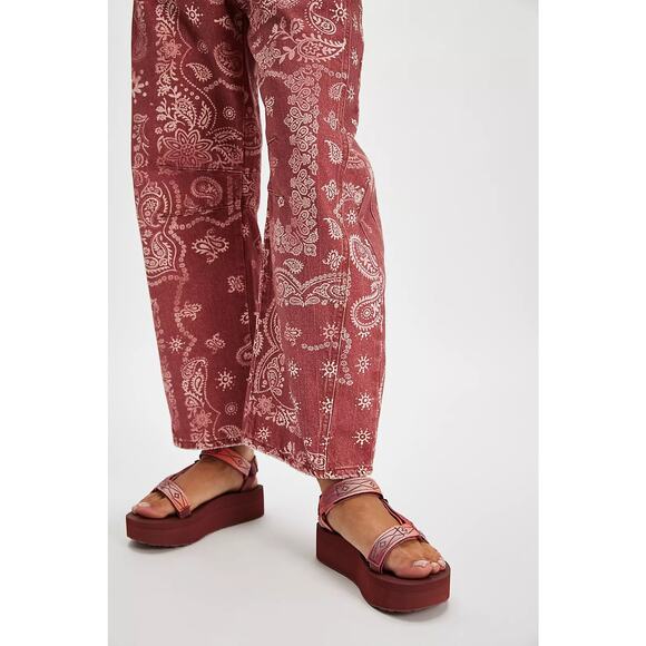 Teva Shoes - NWT Teva Flatform Universal Sunscape Sandals Size 8